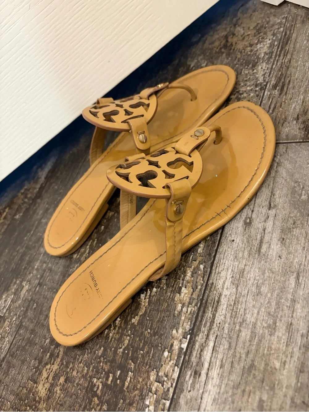 Tory Burch Tan Patent Miller Logo Thong Sandals